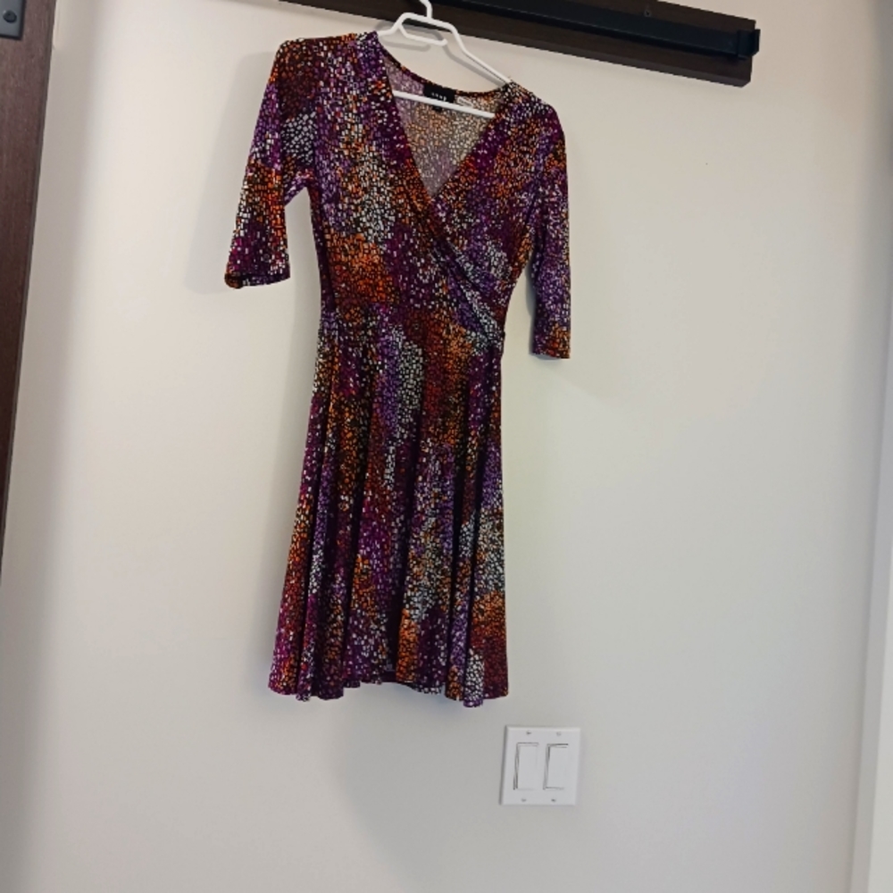Form fitting fashion dress with skinny belt